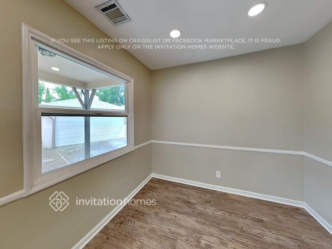 Photo - 18147 Archwood St