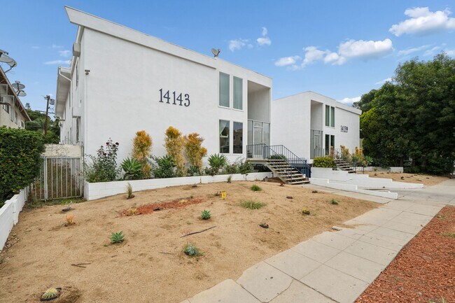 Photo - 2 bed 1 Bath Available Now Unit 14143-02
