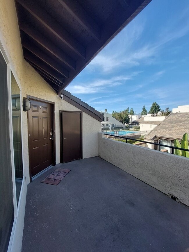 Photo - AVAILABLE NOW! Ontario Apt. in a gated com...