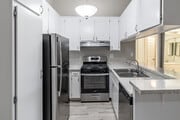 1BR, 1BA - 750SF - Kitchen - The Arbors Santa Ana Apartments