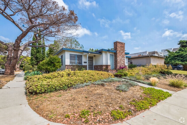 Building Photo - 12753 Appleton Way Rental