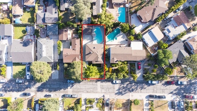 Photo - Freshly Renovated 3BR/2BA Pool Home – La C...