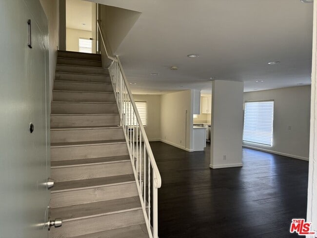 Photo - 10815 Rose Ave