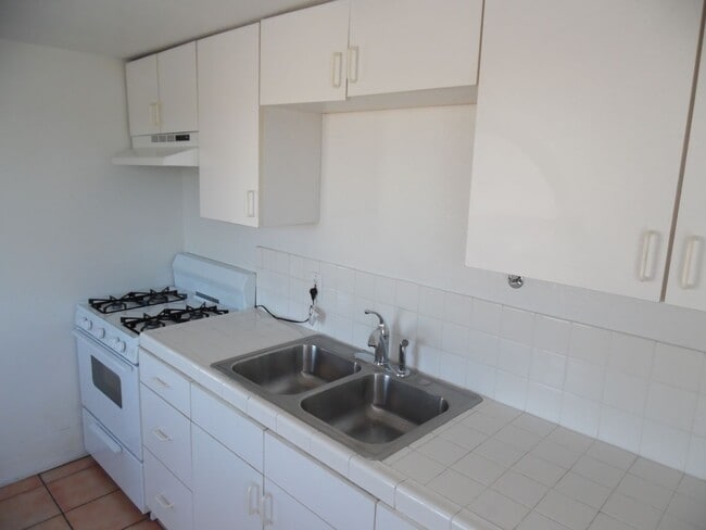 Photo - Point Loma 1BR 1BA A/C-Open Floor Plan-Beautiful Wood Flooring-Parking Unit 3218  C