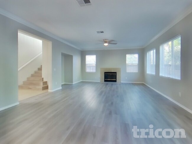 Photo - 33558 Iris Ln