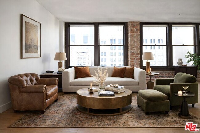 Building Photo - 460 S Spring St Unit 701