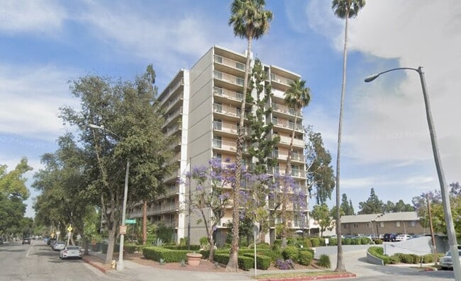 Photo - 560 E Villa St