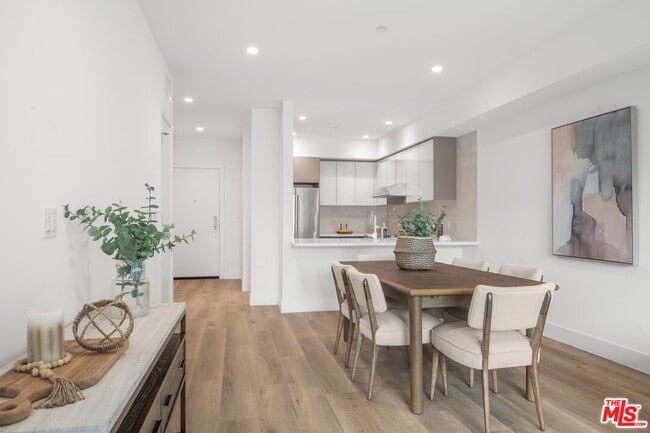 Photo - 8326 Blackburn Ave