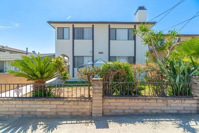 Photo - 789 W 18th St