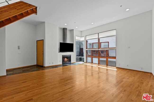 Photo - 343 Rennie Ave Townhome