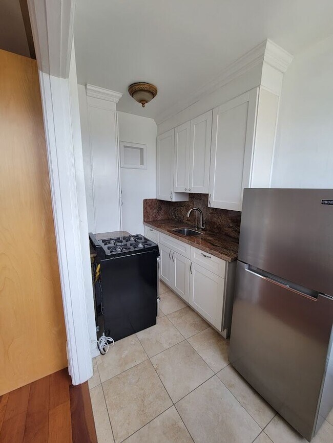 Photo - Spacious Studio at the Cooper Arms in the ... Unit 1010