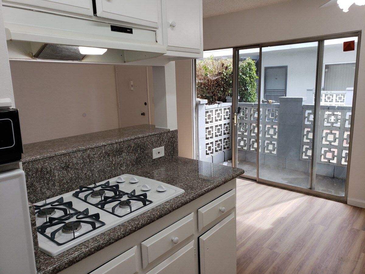 Photo - 1718-1722 S Barrington Ave