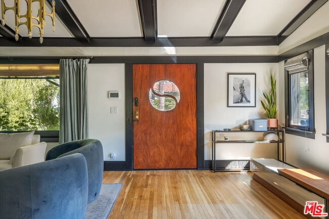 Photo - 221 S St Andrews Pl