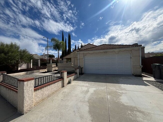 Photo - 39510 Sunrose Dr