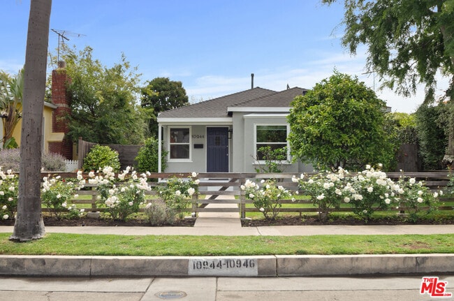 Photo - 10944 Aletta Ave House