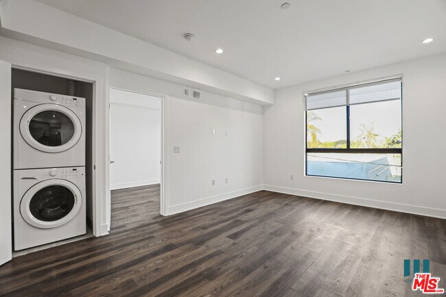 Photo - 11209 Richland Ave Unit ph1