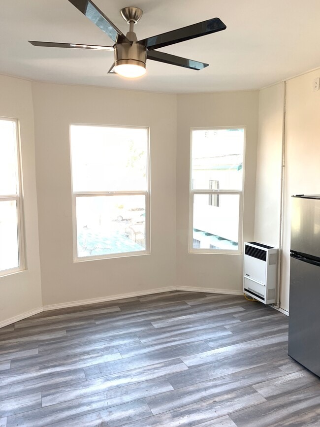 Photo - 158 E 35th St