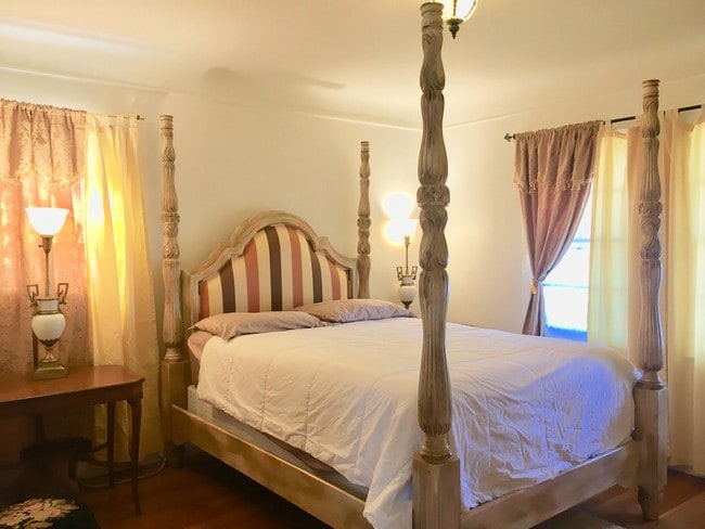 Photo - 10720 Hortense St