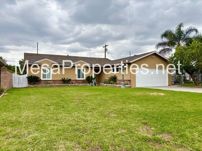 Building Photo - 17571 Deodar Ave