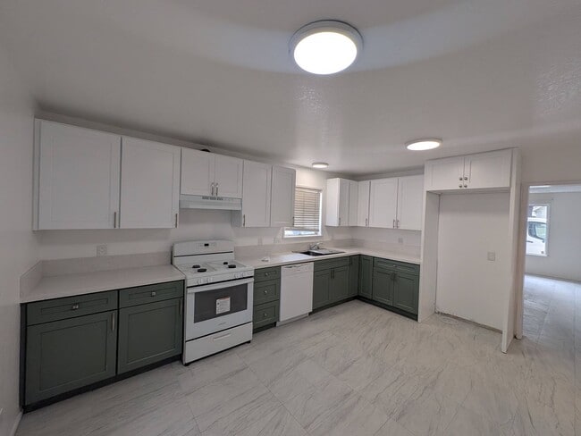 Photo - B- 6-Unit 9532-9536 1/2 Cedar Street. Unit 9532