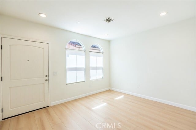 Photo - 111 E McLean St