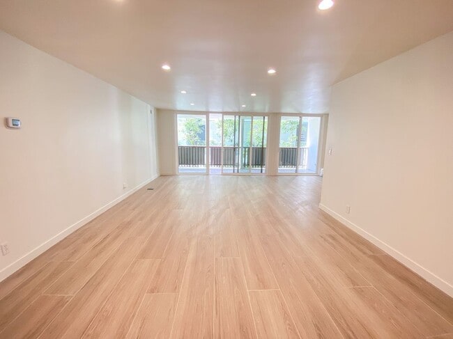 Photo - 848 Kings Rd