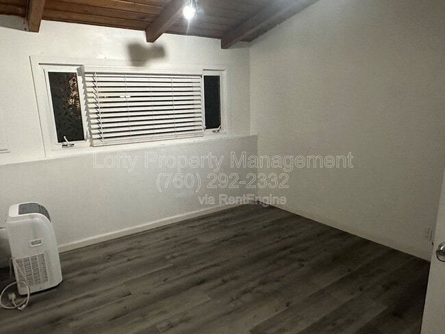 Photo - 355 Broadway