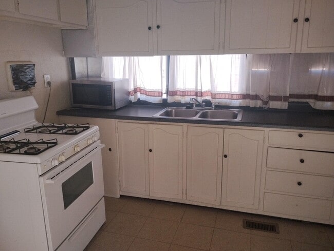 Photo - 6746 Adobe Rd