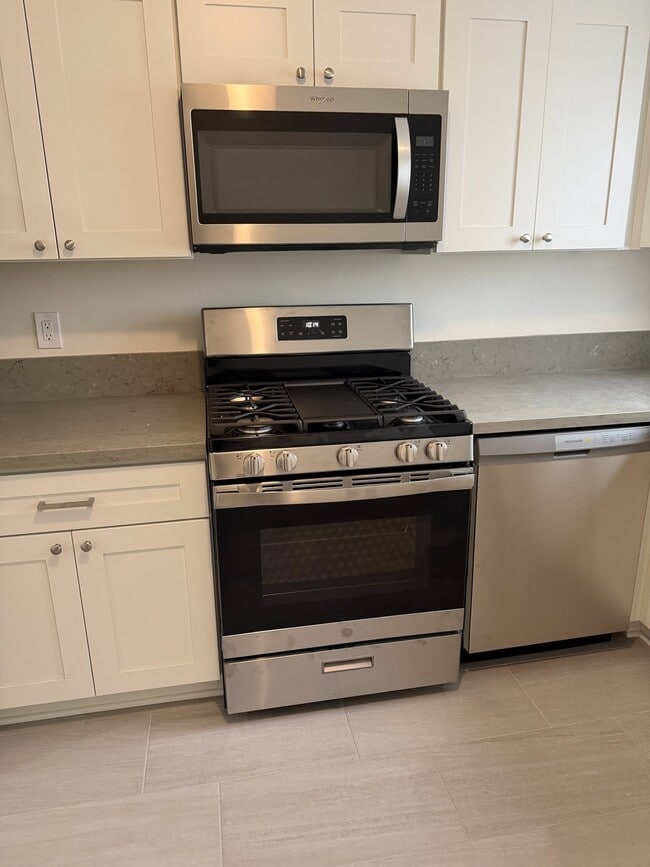 Photo - 2221 Curtis Ave Unit 3