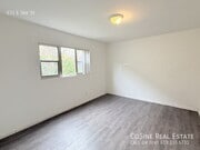 Photo - 631 E 3rd St