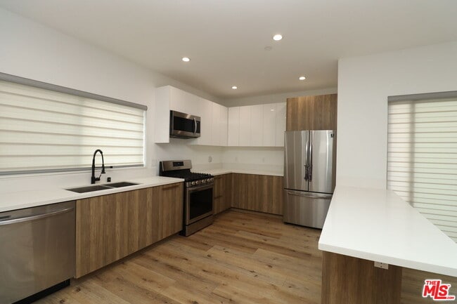 Building Photo - 4601 Pickford St Unit 1845