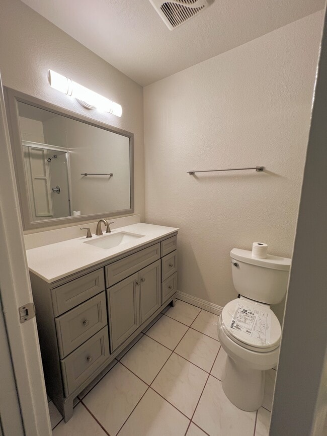 Photo - 18912 Valley Cir