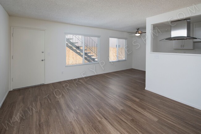 Photo - Beautiful 1BR in University Heights with Parking and Washer/Dryer Unit 02