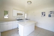 Photo - 1067 E D St House