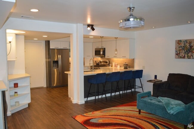 2BD Ground Floor Condo in Gated Gardens Po... - 2BD Ground Floor Condo in Gated Gardens Po...