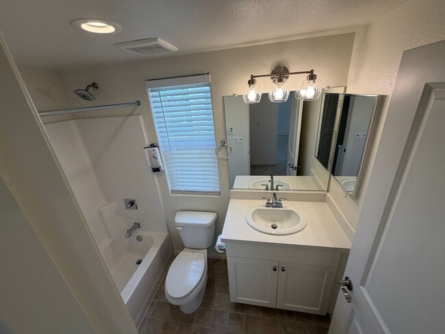 Photo - 1931 S Miller St