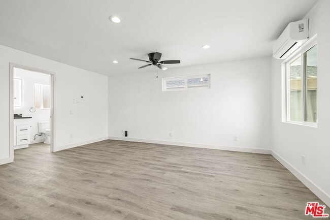 Photo - 1051 Gill Ave