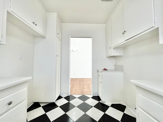 Photo - 333 Rexford Dr Unit 7