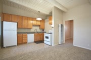 1BR, 1BA - 500 Upstairs - Marina Bay Club Apts