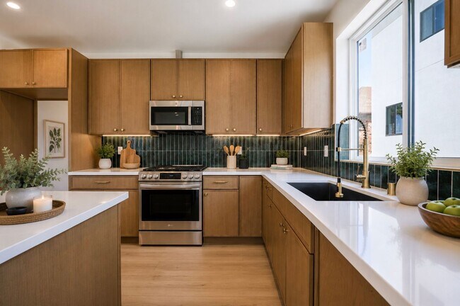 Photo - 1259 S Longwood Ave Unit #1261 1/2