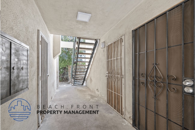 Photo - 2135 Santa Fe Ave.