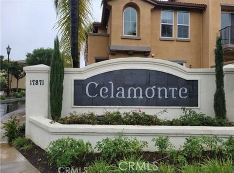 Building Photo - 17871 Shady View Dr