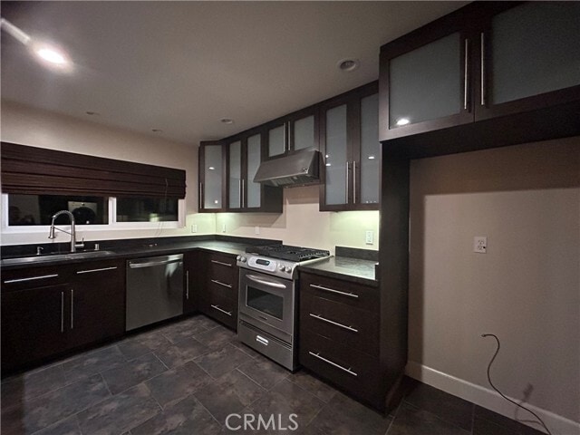 Photo - 1380 W 9th St