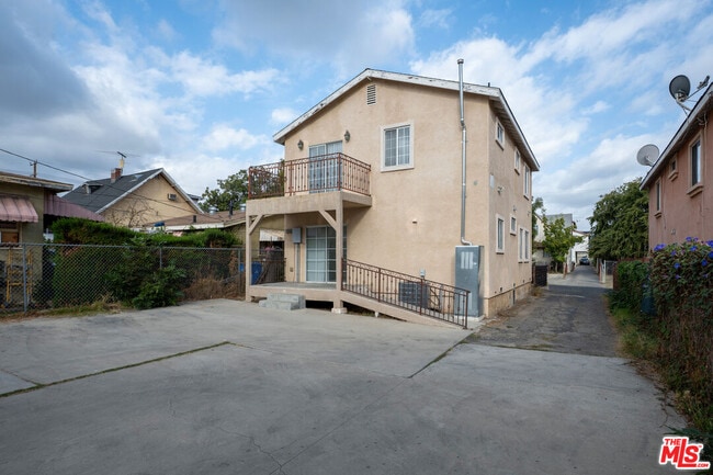 Photo - 339 Newland St