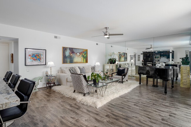 Photo - 477 Desert Lakes Dr