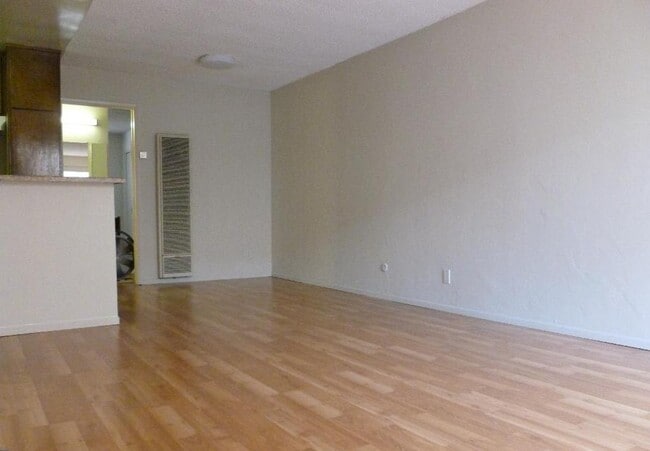 15001 Condon Ave - 15001 Condon Ave