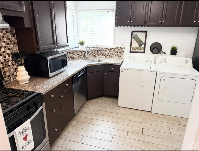 Building Photo - 5605 Kinston Ave Unit 5605 Rental