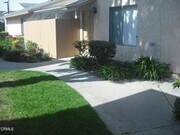 Photo - 1410 Friedrich Ln Unit B