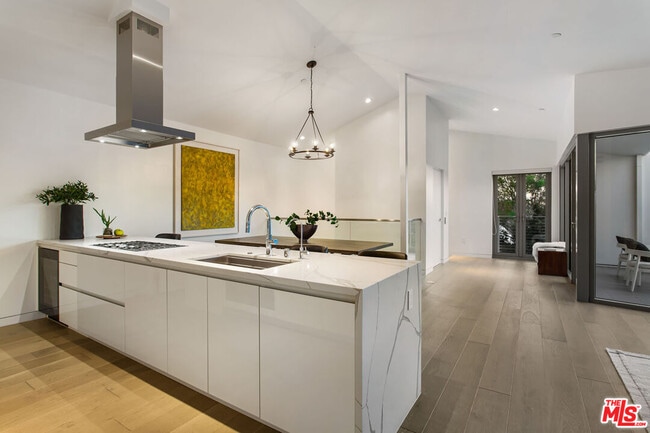 Photo - 8600 Wilshire Blvd Unit TH 3