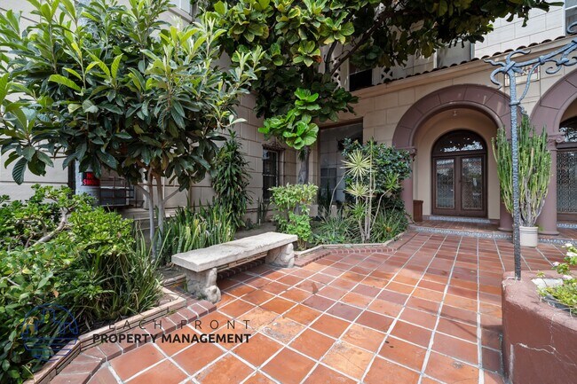 Photo - 3333 W. 4th St.